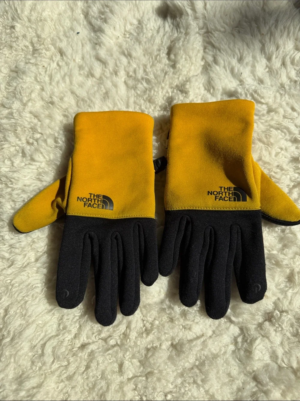 The North Face Kids Yellow and Black Fleece Tech Gloves S
